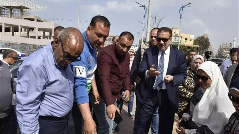 ضمن خطة التطوير الشاملة.. محافظ بورسعيد يتابع التوسع في الرقعة الخضراء بشارع 23 يوليو