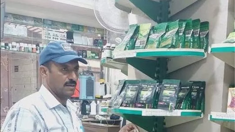 ضربة رقابية في منوف.. غلق 4 محلات مبيدات ومخصبات تعمل بدون ترخيص وحملات مشددة