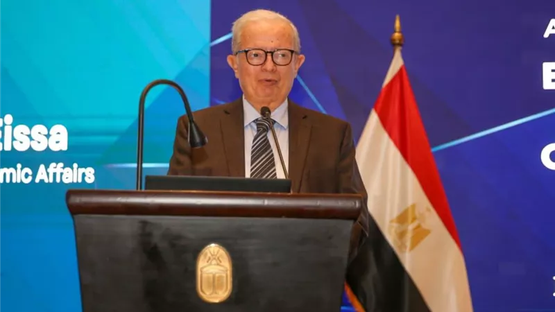 الحكومة المصرية تبحث تعظيم الصادرات وتطوير الأصول في قطاع الأسمدة