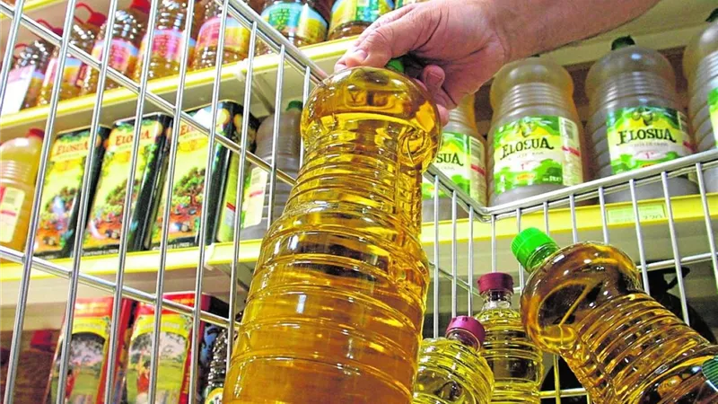 ارتفاع الدولار يشعل أسعار الزيوت والسمن والجبن.. شركات تعلن زيادات جديدة بالأسواق