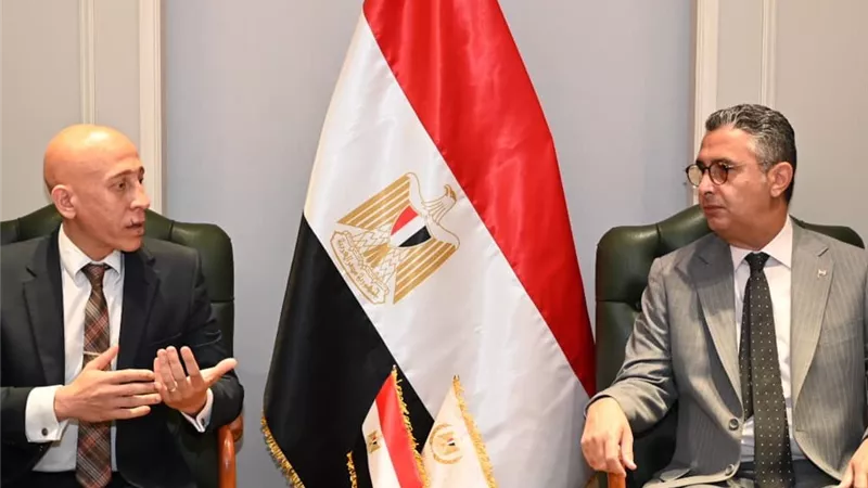 🔥 واقعة إنسانية داخل وزارة التموين.. تكريم مفتش واجه المخاطر ولم يتوقف عن عمله