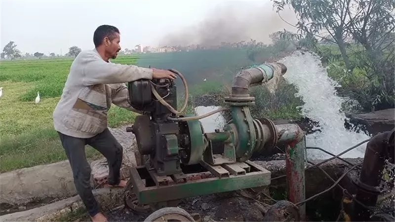 كله بالقانون.. تعرف علي ضوابط إقامة ماكينات الري على المجاري المشتركة