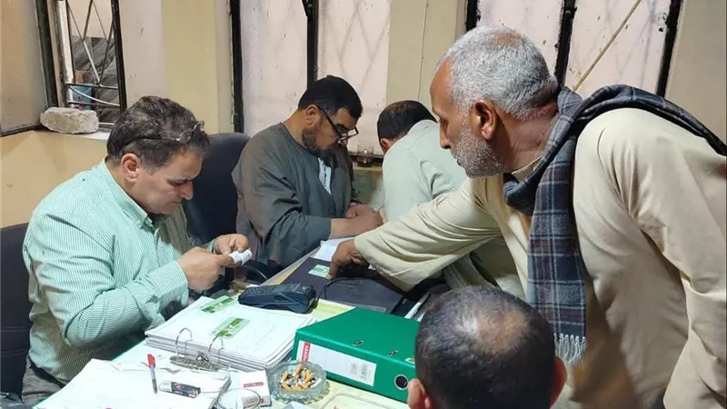 زراعة الجيزة تتابع انتظام صرف الأسمدة عبر كارت الفلاح بمختلف المراكز