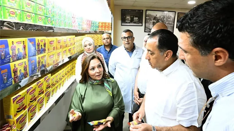 مدبولي يفتتح خط إنتاج جديد لمصنع 