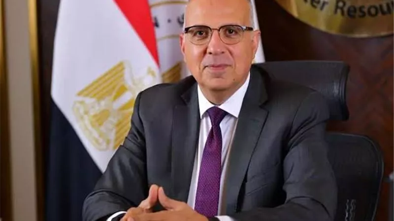 وزير الري يؤكد أهمية اعتماد البصمة المائية كأحد المعايير الرئيسية عند التخطيط للتوسعات الصناعية