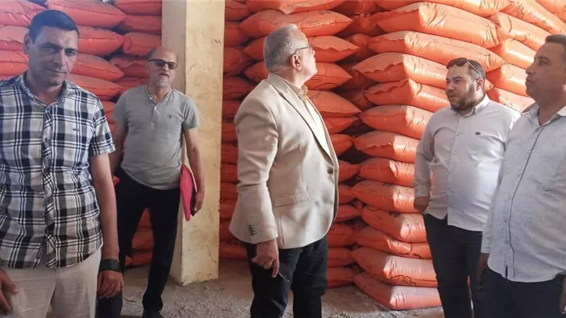 متابعة مكثفة لمخازن الأسمدة بسوهاج والتأكد من عدم تحصيل أي مبالغ مالية من المزارعين 