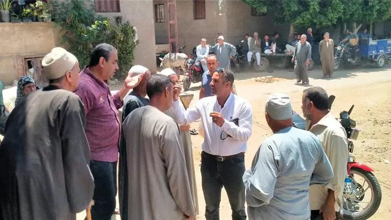 زراعة شبراخيت تتابع منفذ توزيع الأسمدة و تفحص محصول القطن