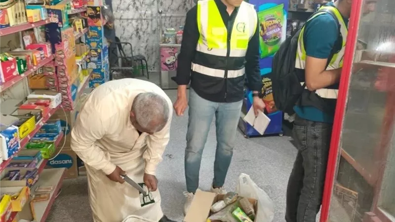 الشرقية تضرب بقوة.. إعدام 230 كجم أغذية فاسدة وضبط 63 مخالفة في حملات رقابية مكثفة
