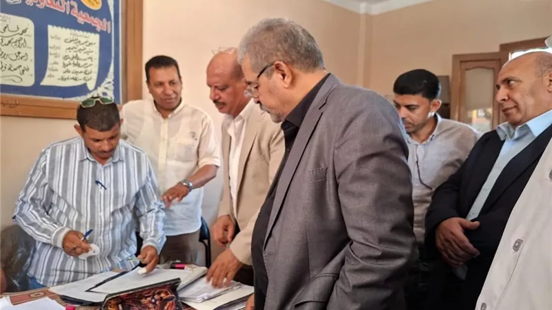 رئيس هيئة الإصلاح الزراعي يتابع منظومة توزيع الأسمدة والمشروعات الإنتاجية بالبحيرة