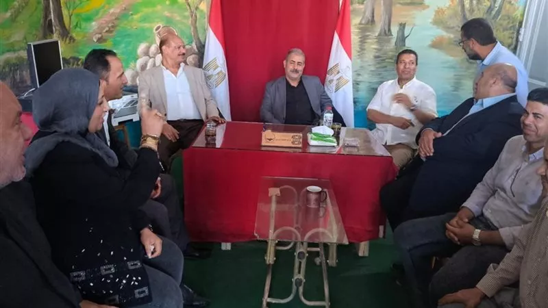 رئيس هيئة الإصلاح الزراعي يتفقد مشروعات البحيرة ويؤكد: خدمة الفلاح أولوية قصوى