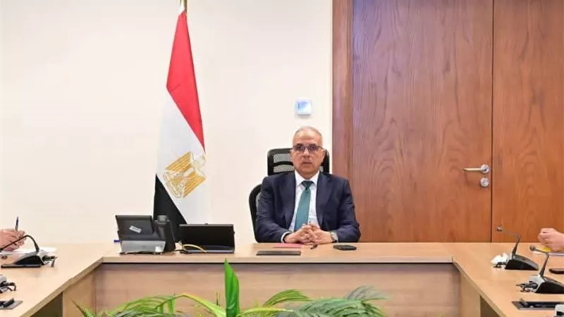 وزير الري يتابع جاهزية أجهزة الوزارة للتعامل مع الأزمات والطوارئ ويؤكد على التخطيط العلمي والمحاكاة