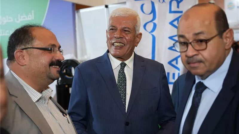 نقيب الزراعيين يفتتح معرض 