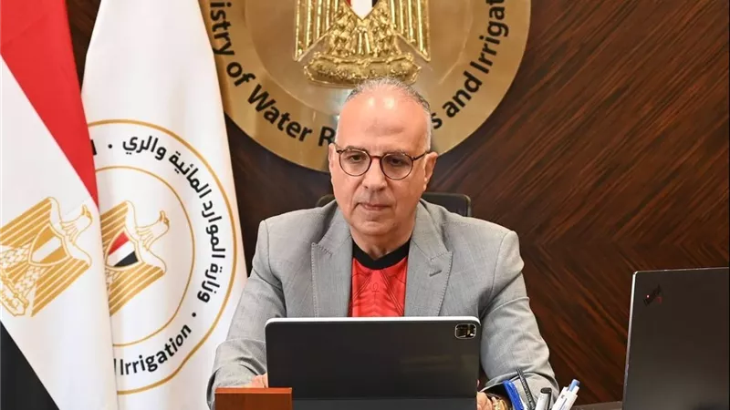 تحلية مياه الصرف الزراعي بالطاقة المتجددة.. شراكة مرتقبة بين الري وكوكاكولا لتعزيز الأمن المائي في مصر