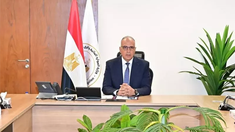 وزير الري يبحث عقود الـ PPP.. والشراكة مع القطاع الخاص تدعم تمويل المشروعات المائية