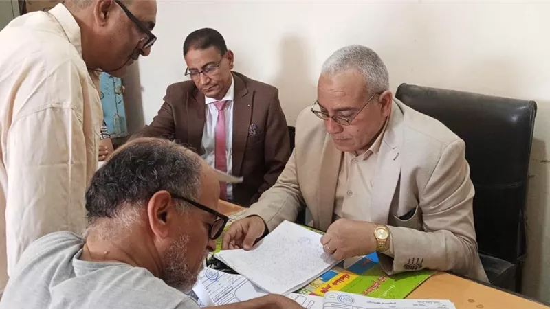 متابعة ميدانية مكثفة لصرف الأسمدة الزراعية بجمعية بندر المراغة في سوهاج