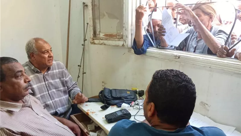 زراعة الأقصر تتابع تطبيق منظومة التحول الرقمي وضبط صرف الأسمدة بجمعية البغدادي