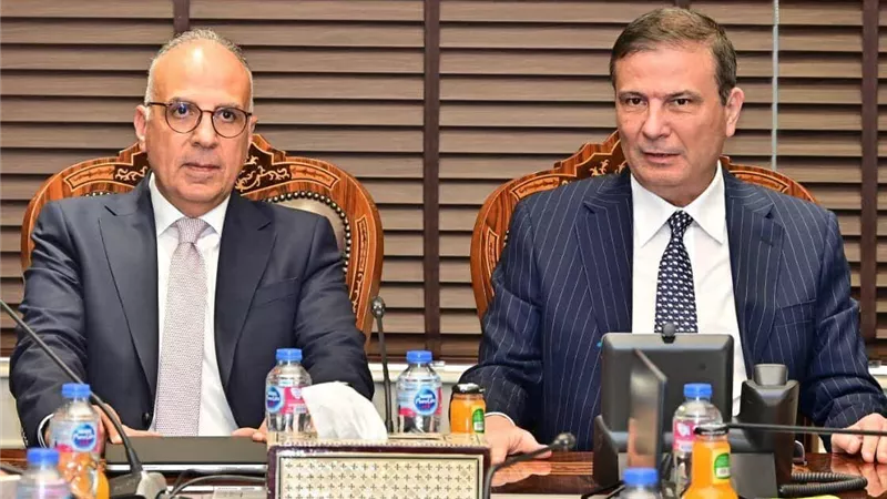 وزيرا الزراعة و الري يبحثان مع وفد صيني فرص الاستثمار وتوطين التكنولوجيا الذكية بمصر