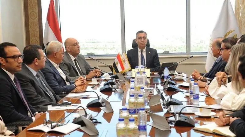 كاري أون ينطلق بقوة.. شراكة بين التموين وكازيون لتطوير المنافذ التموينية والتجارية