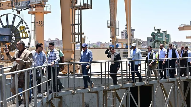 توجيهات هامة من وزير الري بشأن قناطر أسيوط الجديدة 