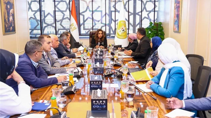 خطة بيئية جديدة لمواجهة تغير المناخ.. منال عوض توجه بالإسراع في تنفيذ المشروعات