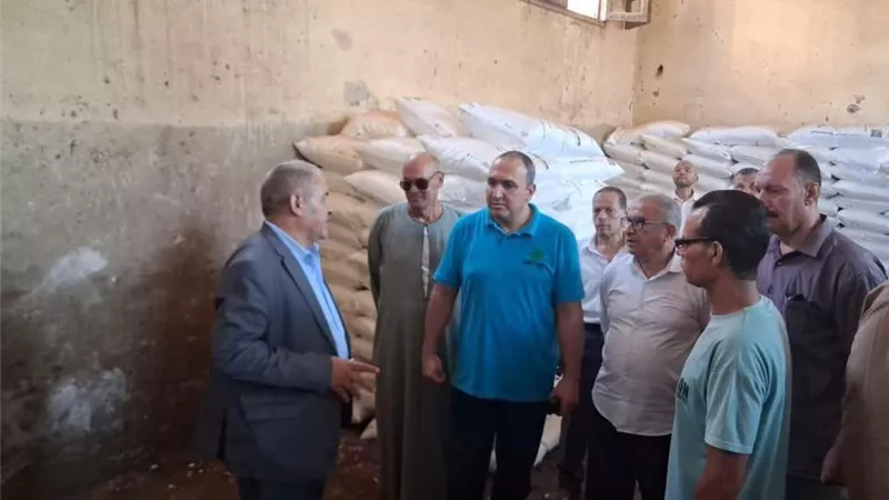بتكليفات فاروق.. الإصلاح الزراعي يوجه بوقف صرف الأسمدة المدعمة للمعتدين على الأراضي بالمنوفية