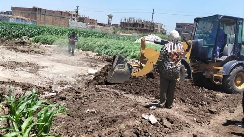 ضربات جديدة للمخالفين.. إزالة 20 حالة تعدٍ على الأراضي الزراعية والمتغيرات المكانية بأسيوط