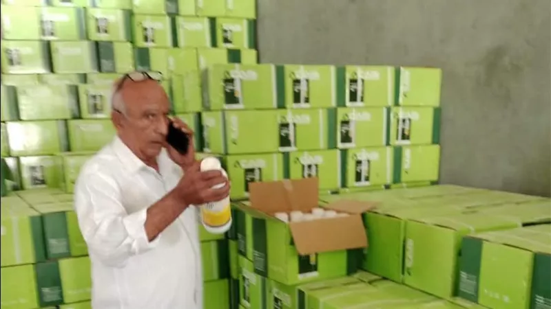 ضبط مخزن أسمدة مجهولة ومبيدات غير مسجلة بقويسنا.. والزراعة تتحرك لحماية المزارعين