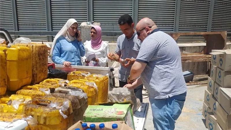 ضربة جديدة للغش التجاري.. ضبط 900 لتر زيت طعام غير صالح للاستهلاك في كفر الشيخ