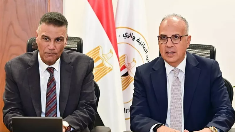 وزير الري ومحافظ جنوب سيناء يبحثان حوكمة المياه الجوفية وحماية دهب من مخاطر السيول