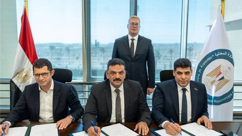 شراكة مصرية لإنتاج الأسمدة الفوسفاتية بالعين السخنة.. البترول تعظم القيمة المضافة لثروات الفوسفات