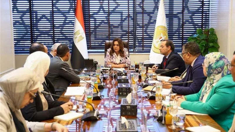 وزيرة البيئة تبحث تطوير المحميات الطبيعية.. خطة لفتح كهف وادي سنور أمام الزوار وتعزيز الاستثمار الأخضر