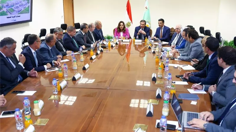 الحكومة تسرّع تنفيذ القرية المنتجة.. قروض ميسرة ومشروعات صناعية لتحويل قرى «حياة كريمة» إلى قلاع إنتاج