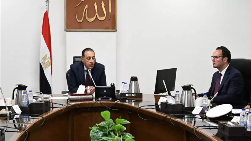 رئيس الوزراء يتابع إجراءات الوزارات لمواجهة ظاهرة الكلاب الضالة وتوفير الأمصال ومراكز الإيواء