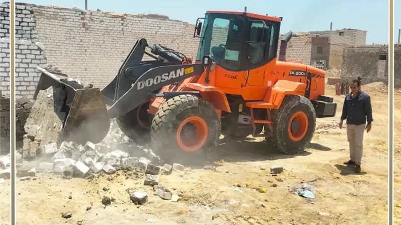 حملات مكثفة بمراكز بني سويف للنظافة ورفع الإشغالات وإزالة التعديات