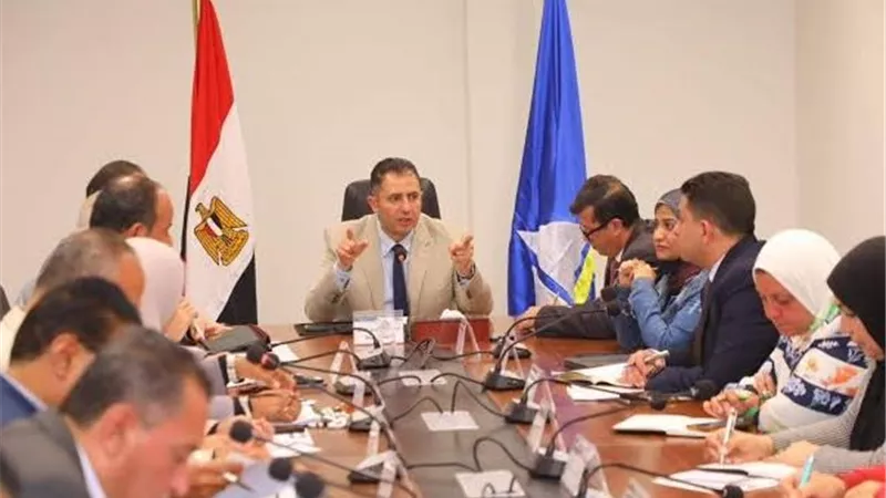 محافظ دمياط يناقش خطط تطوير القطاع الزراعي ومواجهة التحديات مع مدير المديرية الجديد