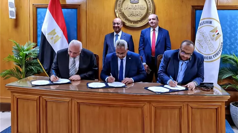 تشغيل مدرسة مياه الشرب والصرف الصحي للتكنولوجيا التطبيقية بحي الكوثر في سوهاج