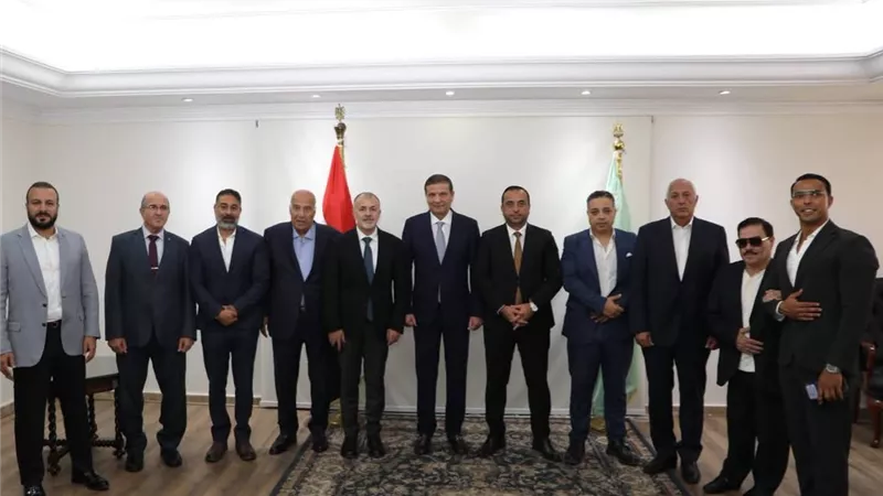 وزير الزراعة يبحث مع رجال أعمال أتراك فرص الاستثمار.. تركيا مركز إقليمي لصادرات الدواجن المصرية