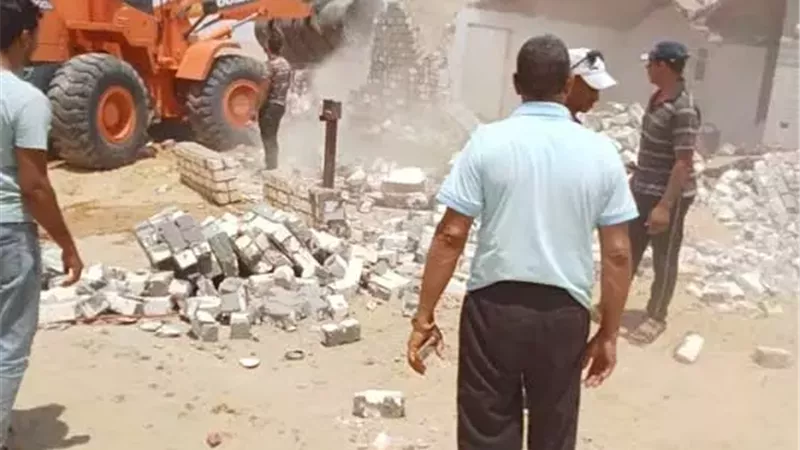 الجيزة تواصل حملات إزالة التعديات ورفع كفاءة الخدمات بالأحياء والمراكز 