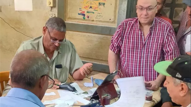 «الأسمدة تصل لمستحقيها».. متابعة ميدانية مكثفة لتوزيع المقررات السمادية بجمعيات سوهاج