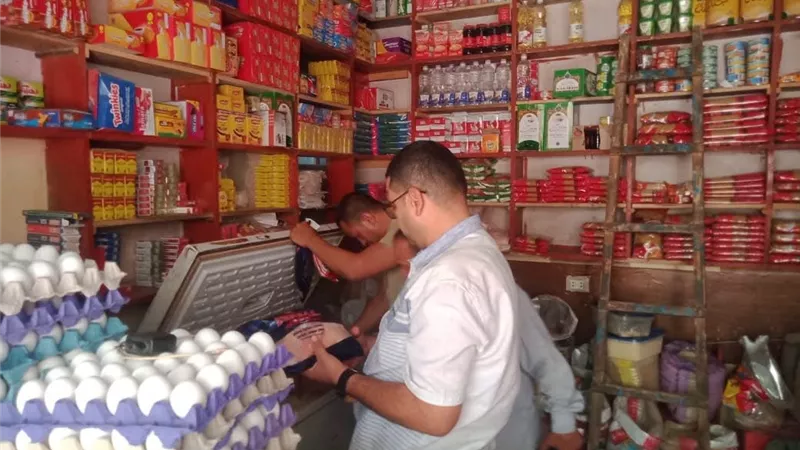 ضربات رقابية بأسيوط.. ضبط سلع منتهية الصلاحية ومجهولة المصدر ومخالفات تموينية