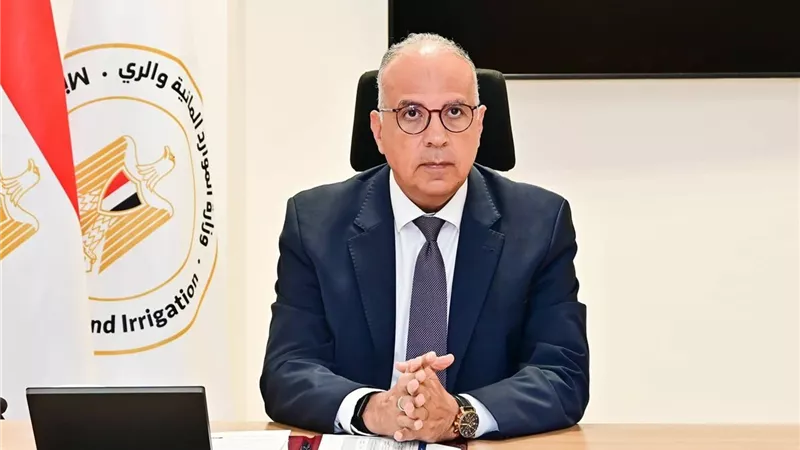 وزير الري يتابع إجراءات تطوير أداء الشركة القابضة للري والصرف والشركات التابعة لها