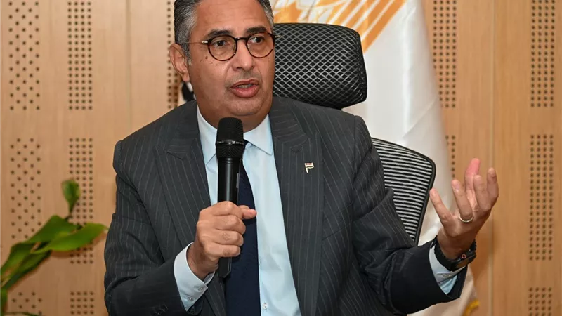 وزير التموين يقرر تشكيل لجنة مشتركة مع الشعبة العامة للمواد الغذائية لحل مشكلات أصحاب المنافذ وإزالة المعوقات خلال 15 يومًا