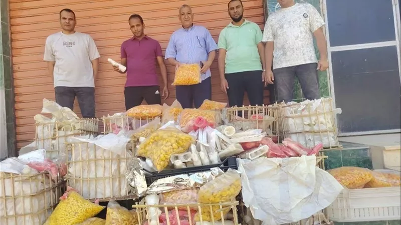 حملات تموينية تضرب أسواق أسيوط.. تحرير 662 محضرًا وضبط 43 ألف لتر وقود ومخالفات غذائية