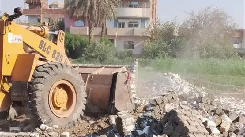 زراعة الجيزة تزيل سورًا مخالفًا على مساحة 300 متر ببني يوسف