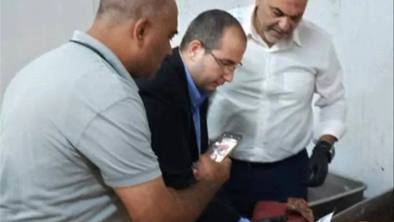 بيطري القليوبية يضبط 11 طن مصنعات لحوم غير صالحة للاستهلاك داخل مصنع بالعبور