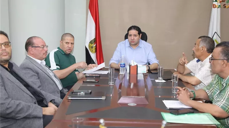نائب محافظ بني سويف يُناقش عددًا من ملفات التقنين قبل عرضها على اللجنة العليا للبت بالمحافظة