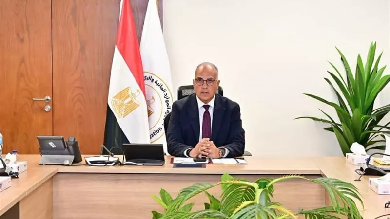 وزير الري يتابع إجراءات التطوير المؤسسي بالوزارة وهيكلة المصالح والهيئات لتعزيز كفاءة الأداء