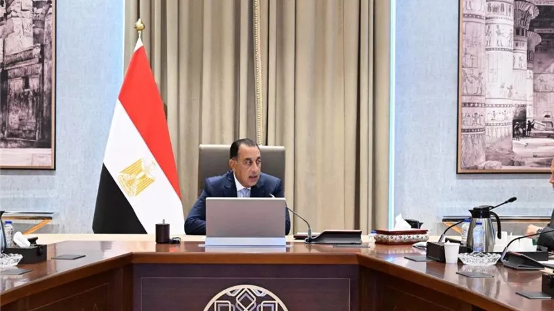 رئيس الوزراء يتابع مستجدات الموقف الحالي لمشروعات تحلية مياه البحر وتوطين الصناعة المرتبطة بها