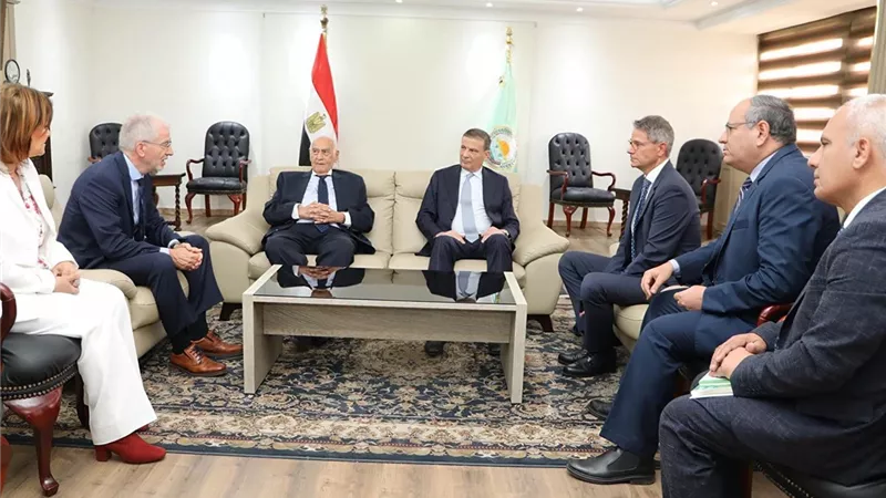 وزير الزراعة يلتقي وفدًا علميًا ألمانيًا من جامعة ميونيخ التقنية لبحث تكنولوجيات تطوير أنظمة الإنتاج الحديثة والزراعة العمودية للقمح