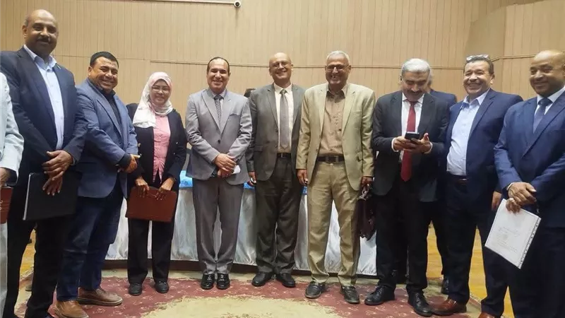 زراعة الجيزة تبحث تطوير منظومة صرف الأسمدة وتحديث كارت الفلاح